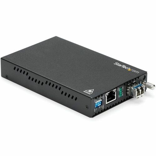 StarTech.com Gigabit Ethernet Copper-to-Fiber Media Converter - SM LC - 20 km - Ethernet Media Converter - GbE Converter 3