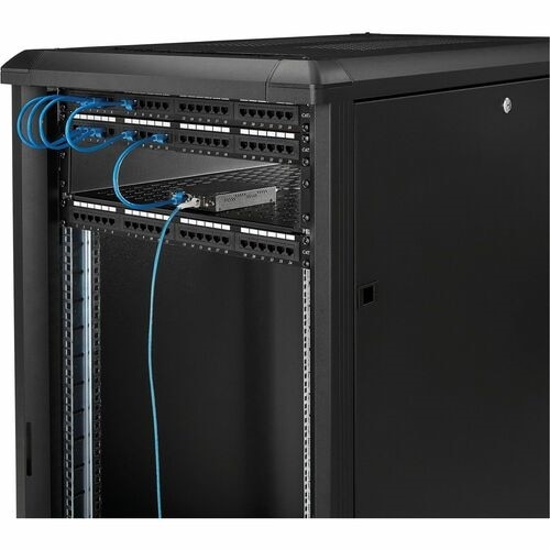 StarTech.com Gigabit Ethernet Copper-to-Fiber Media Converter - SM LC - 20 km - Ethernet Media Converter - GbE Converter 4