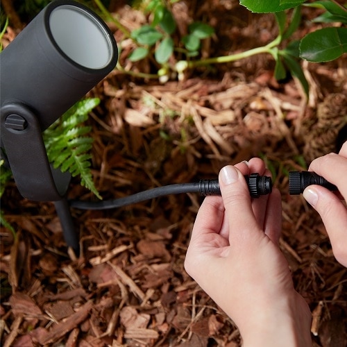 Philips Hue Lily Outdoor Spot Light Basekit + Hue Lily Outdoor Spot Light Extension Bundle 8