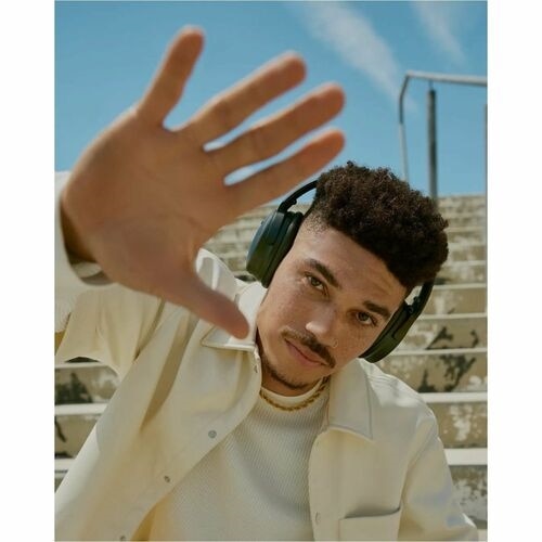 Bose QuietComfort Headphones - Black 10