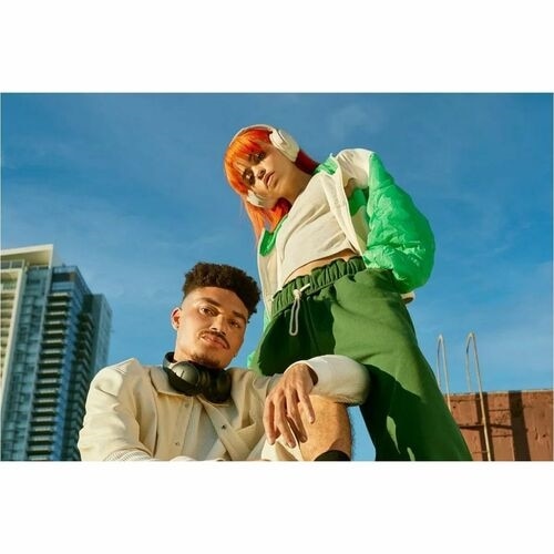 Bose QuietComfort Headphones - Black 8