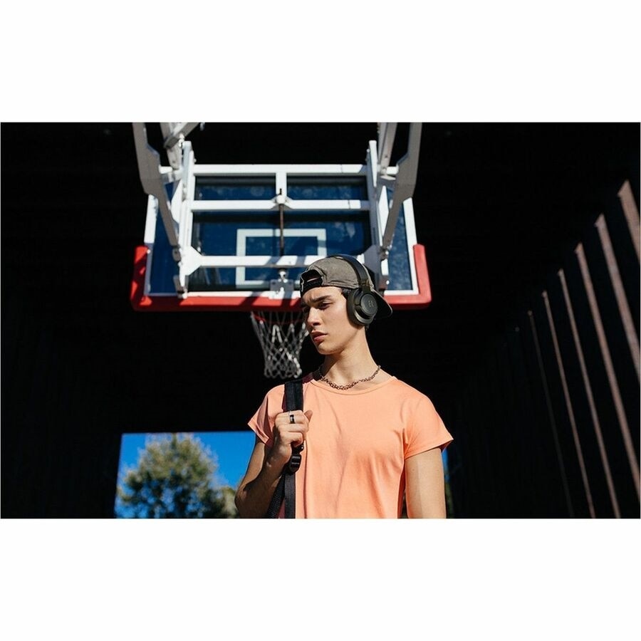 JBL TUNE 720BT Wireless Over-Ear Headphones 4