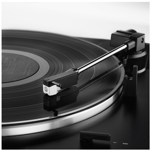 Audio-Technica AT-LP60XBT Fully Automatic Wireless Belt-Drive Turntable 2