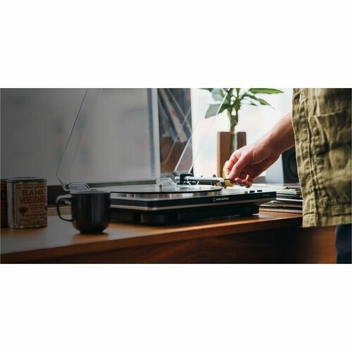 Audio-Technica Fully Automatic Belt-Drive Turntable 7