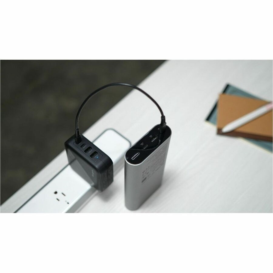 Targus® 140W USB-C Portable Power Bank 8