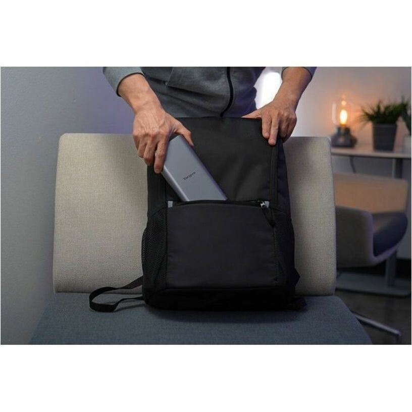 Targus® 140W USB-C Portable Power Bank 9