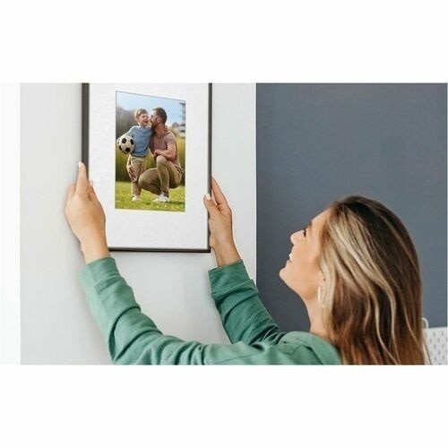 Aluratek ePaper 13.3" WiFi Digital Photo Frame 8