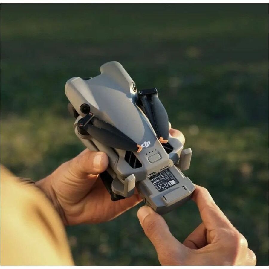 DJI Mini 5 Pro Fly More Combo Plus (DJI RC 2) - Battery Powered - Wi-Fi - Outdoor - 1 10