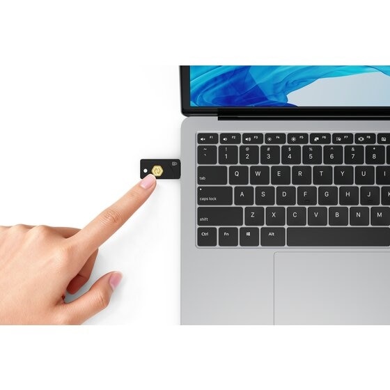 Kensington VeriMark NFC+ USB-A Security Key 7