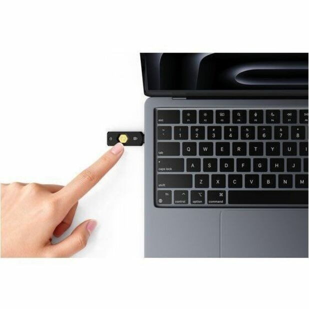Kensington VeriMark NFC+ USB-C Security Key 7